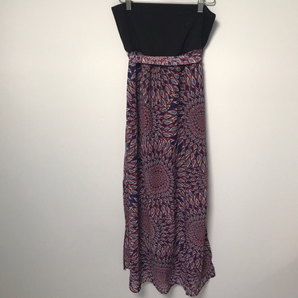 Geometric shape strapless maxi